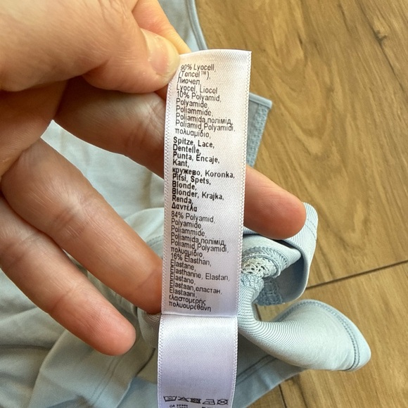 Hanro Pale Blue Knit V-Neck Sleeveless Top - Picture 11 of 13